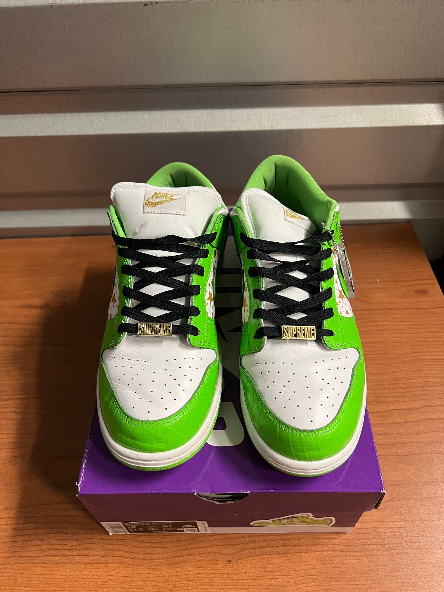 Nike Dunk Low "Supreme Mean Green"